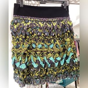 DVF multi color print skirt Sz 8